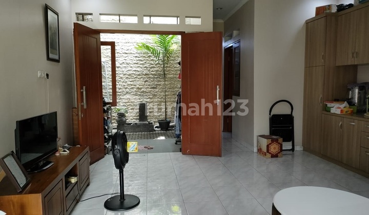 Quick Sale of Spacious House in Kelapa Gading Quick Sale of Spacious House in Kelapa Gading