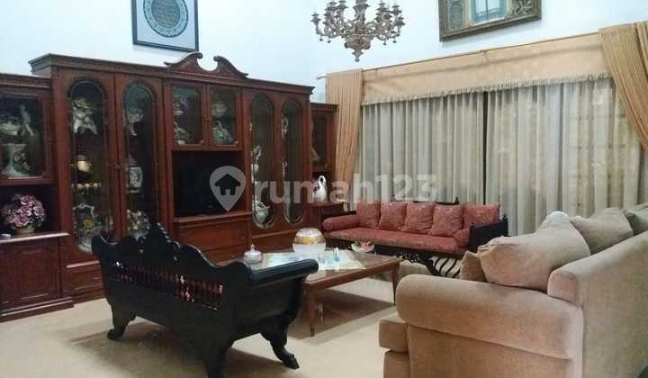 Spacious Ready-to-Occupy House in Kelapa Gading 2