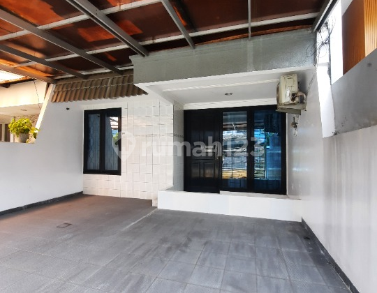 Rumah Disewakan Fully Furnished Di Kelapa Gading (EK2002R)