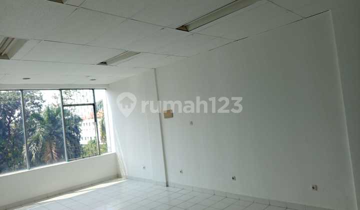 Sewa Lantai 4 Ruko. Cocok untuk Pilates/Yoga/Dance Studio.