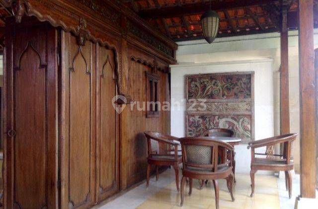 House for sale in Sidakarya, South Denpasar, close to Sanur and Renon with a Joglo feel.  2