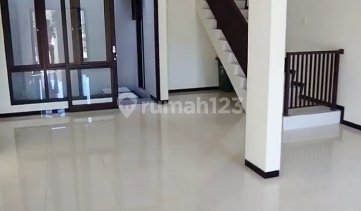 Rumah 2 Lantai Surabaya Timur " Eco Medayu" Ciamik Pool