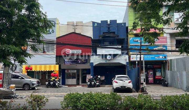 2-Story Shophouse on Mulyosari Main Road, East Surabaya, Attractive with Pool 2-Story Shophouse on Mulyosari Main Road, East Surabaya, Attractive with Pool