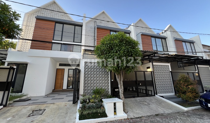 A Two-Story House in Gading Pantai, Kenjeran Surabaya with a Fantastic Pool 2