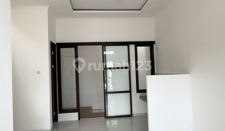 Rumah Surabya Darmo Satelit Redy Gres 2