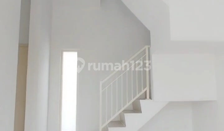 Two-story house in Surabaya. Permata Gunung Anyar. Close to UPN University. 2