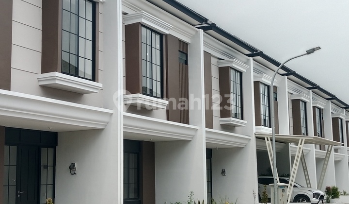 Rumah 2 Lantai Mulyorejo Surabaya Timur , Selangkah Pakuwon City * Regency One * Ciamik Pool
