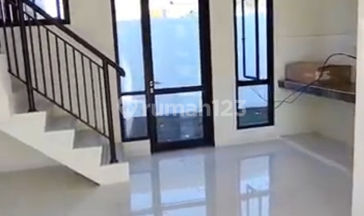 Rumah 2 Lantai Surabaya Timur " Eco Medayu" Ciamik Pool