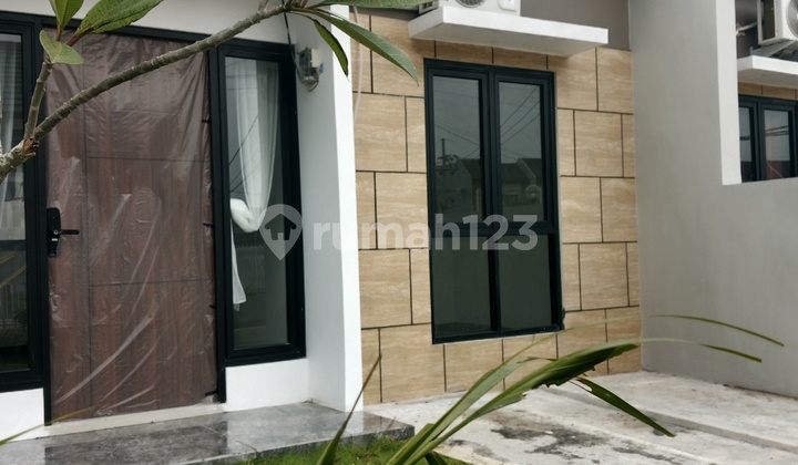 Rumah Timur Surabaya Dekat Raya Meer ' Alana'