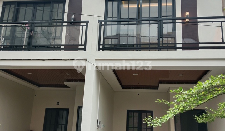 Rumah 2 Lantai Mbulak Kentinjang Surabaya Utara . Ciamik Pool
