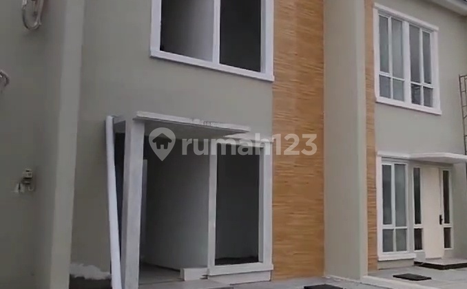 Rumah 2 Lantai Surabaya. Permata Gunung Anyar. Dekat Universitas Upn Rumah 2 Lantai Surabaya. Permata Gunung Anyar. Dekat Universitas Upn