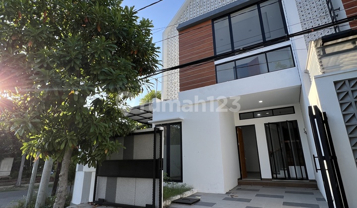 Rumah 2 Lantai Gading Pantai, Kenjeran Surabaya Ciamik Pool