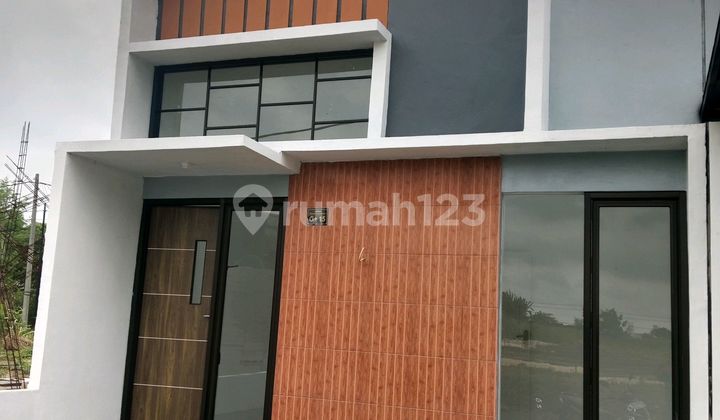 Cerme Gresik House Near Cerme Market 'Queen Park'