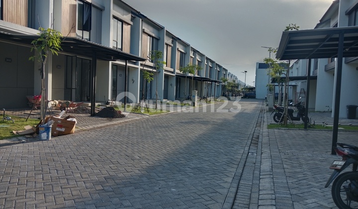 Rumah Surabya Dekat Merr dan Pakuwaoncity Rumah Surabya Dekat Merr dan Pakuwaoncity