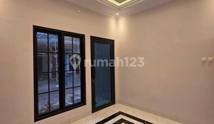 Dijual Rumah Bagus Tiga Lantai Rooftop Mewah Jagakarsa 2