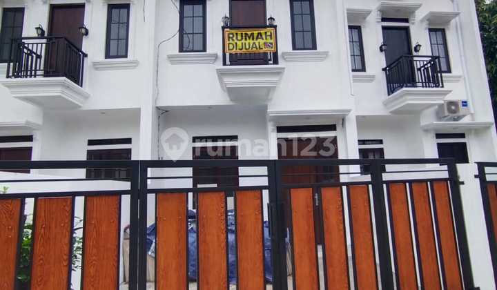 Rumah Baru Siap Huni Akses Dua Mobil Last Unit di Jagakarsa