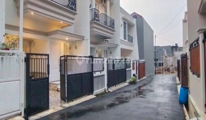 Dijual Rumah Classic 2 Lantai Dekat Ke Tol Sawangan Depok 2