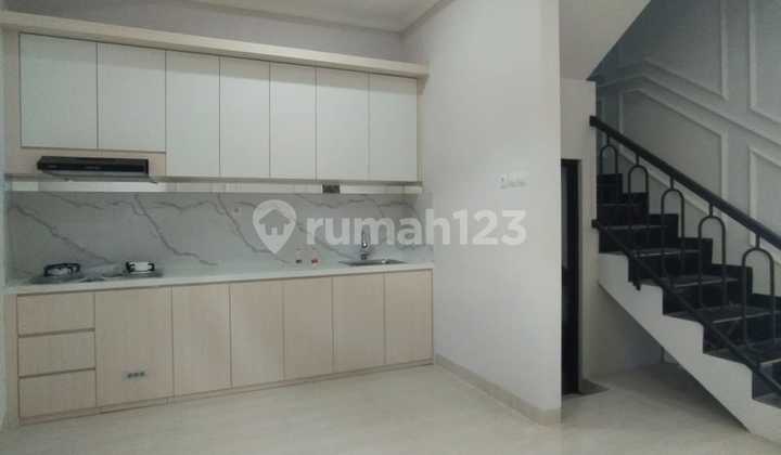 Dijual Rumah 2.5 Lantai Lokasi Nyaman Bebas Banjir Di Jagakarsa 2