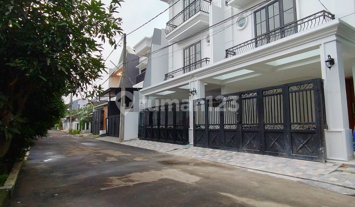 Ready-to-Live New House in a Complex in Cinere Depok 2