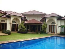 Jual rumah mewah ada swiming pool pribadi 1