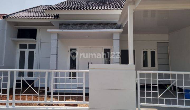 Rumah siap huni baru renov,lokasi strategis dekat dg sekolah dan pusat perbelanjaan,min sewa 2 tahun 1