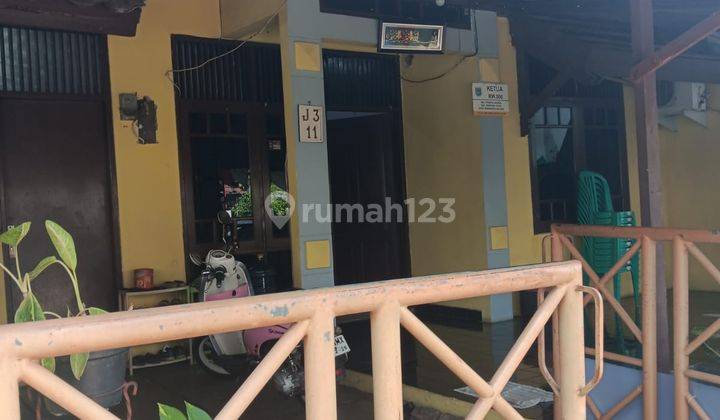 Rumah Dalam Komplek Lokasi.strategis Dekat Ke Jalan.raya Di Villa Melati Mas 2