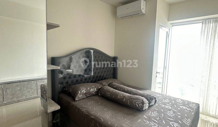 kamar tidur grand kamala lagoon apartemen dijual