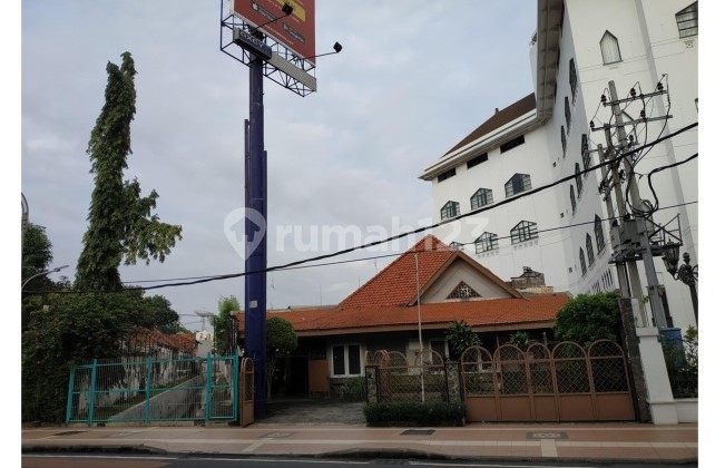 JALAN RAYA DARMO Surabaya 797 m2 Komersial Bisnis STRATEGIS Tengah Kota Hitung Tanah Saja LANGKA