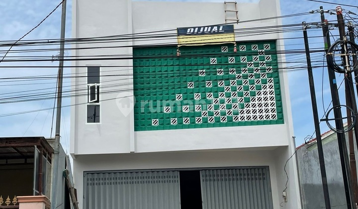 Jombang City 2.5-Story Shophouse, Strategically Located in the City Center Near Government Offices 2