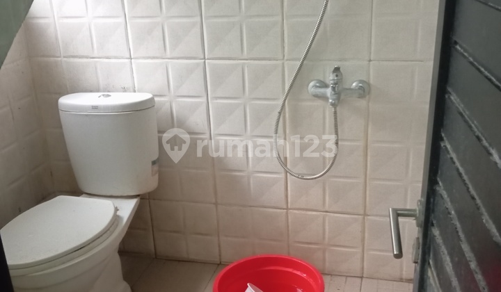 Cheap Poll Wellington Residence House Row 3 Car 2