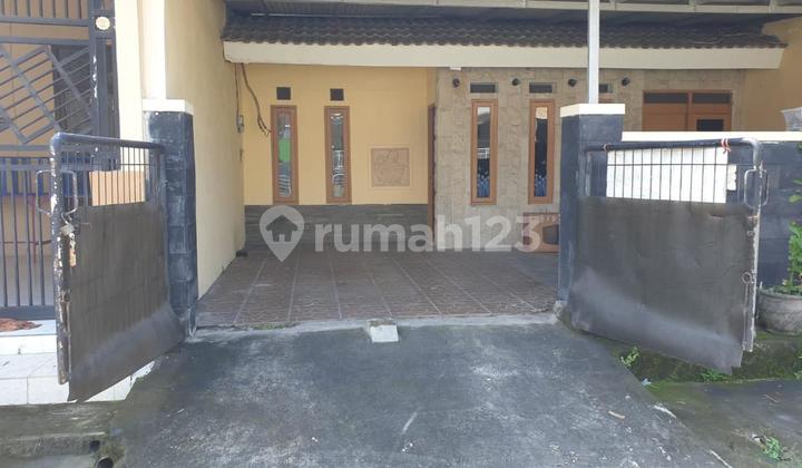 Disewakan Rumah Jl Bougenville Wisma Tropodo Terawat Siap Huni