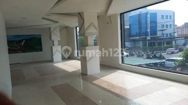 Disewakan Ruko 3lantai (ex resto) Strategis pasar pucang 1
