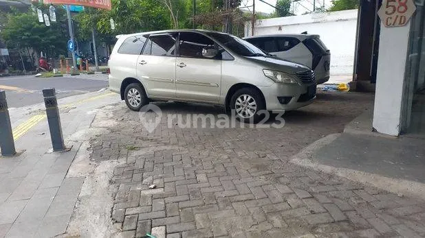 Disewakan Ruko 3lantai (ex resto) Strategis pasar pucang 2