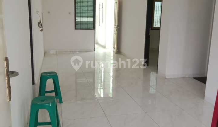 Disewakan Rumah Semolowaru Strategis Kawasan Kampus