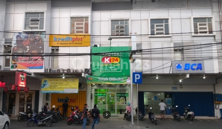 Murrah 3-Story Gresik Kota Baru GKB Shophouse, Strategic Location Next to BCA Kebomas Murrah 3-Story Gresik Kota Baru GKB Shophouse, Strategic Location Next to BCA Kebomas