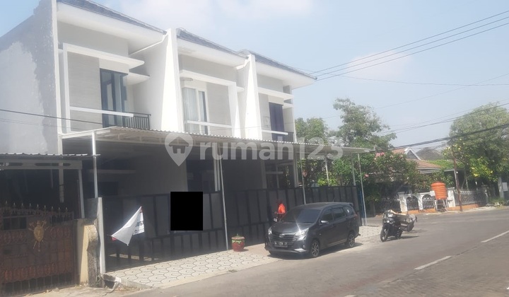 New House on Main Road, North Kutisari Indah, Surabaya