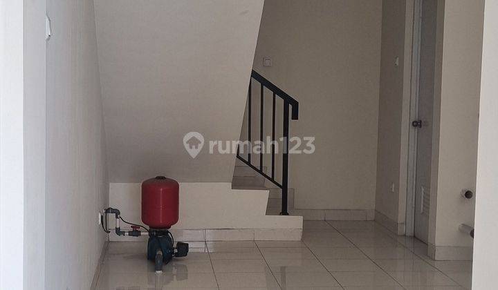 Dijual Ruko Cibubur Country 2 Lantai 1 Kamar Mandi. Kondisi Ruko Bagus, , Siap Huni Sertifikat Ajb Hadap Selatan.  2