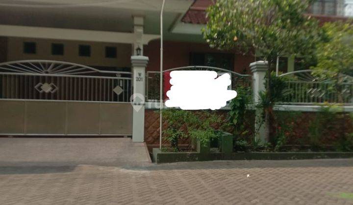 Rumah Hook Istimewa Manyar Kertoadi  2