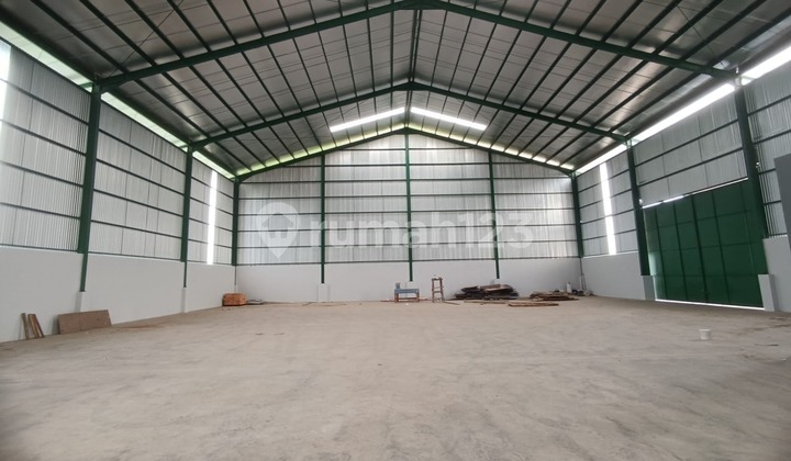 For Rent: Warehouse in a strategic location by the roadside, with 40ft container access, Berau - Gunung Tabur.