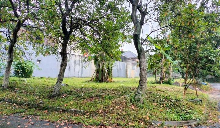 Land, Ready Position, Hook Location, in Buah Batu District, Bandung. Land, Ready Position, Hook Location, in Buah Batu District, Bandung.