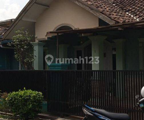 Rumah Lama Terawat 1 Lantai di Margahayu Raya 2