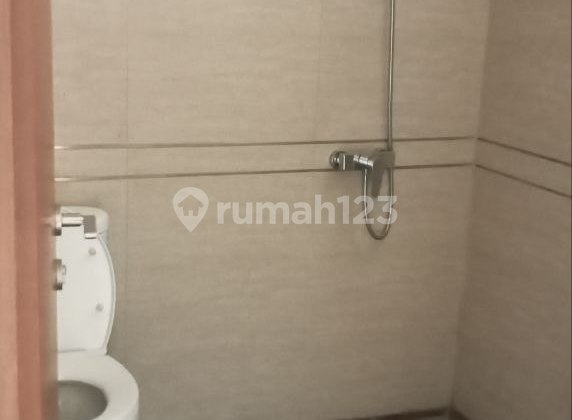 Rumah Modern Siap Huni Ada Taman Belakang Dalam Cluster Setrasari 2