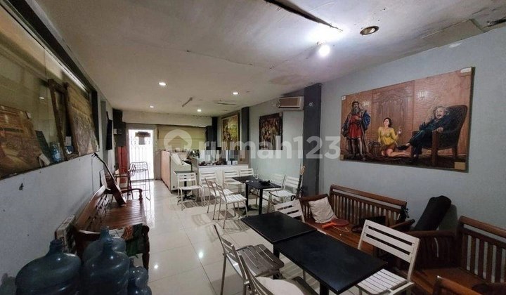 Commercial Area House Suitable for Business Location on Main Road Sunda 2