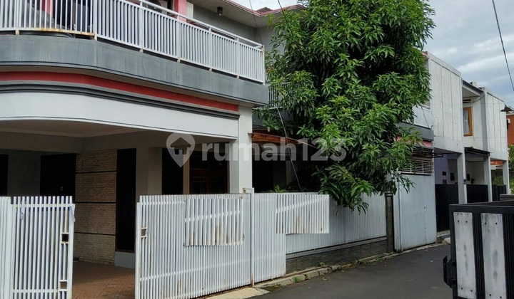 rumah siap huni 2 lantai hoek belakang metro margahayu raya