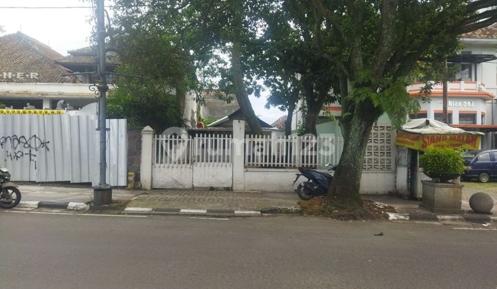 Rumah Hitung Tanah di Kawasan Komersial di Mainroad Riau