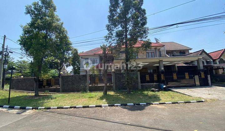 Rumah Mewah Dan Besar Dalam Komplek Antapani 2