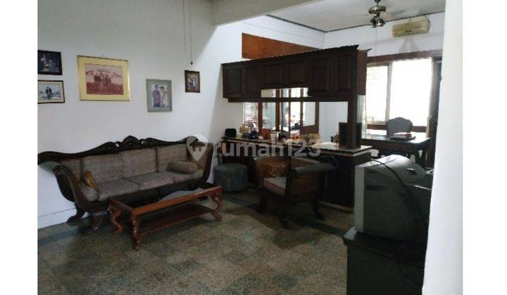 Disewakan Rumah di Raya Darmo Tengah Kota Cocok Untuk Bank, Cafe 1