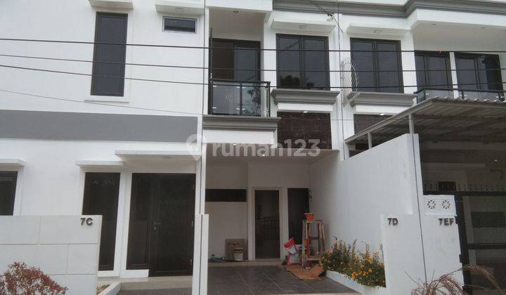 Rumah mewah di komplek Elite di Jl. Cempaka Putih Timur raya IV, Kec. Cempaka Putih, Jakarta Pusat. Belakang Gudang Garam Residence Baru 2