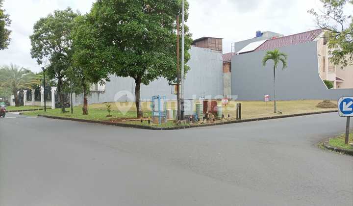 Corner Plot Mega Kebon Jeruk Puri Botanical, West Jakarta