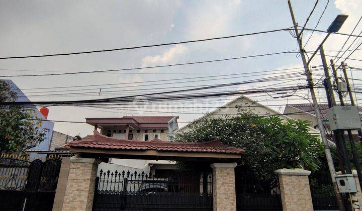 Rumah Sebelah Kantor Bea Cukai Pusat Akses 2 Mobil  1